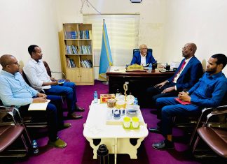 GUDDOOMIYE ISMAACIIL OO XAFIISKIISA KU QAABILAY GUDDOOMIYAHA URURKA MACALIMIINTA SOOMAALIYEED