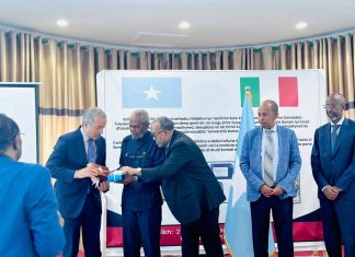 DAWLADDA TALIYAANIGA AYAA HANTI QARAN KU WAREEJISAY DAWLADDA SOOMAALIYA